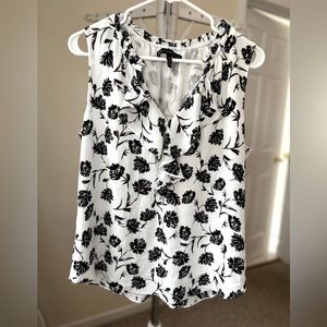 White House Black Market floral Sleeveless Blouse